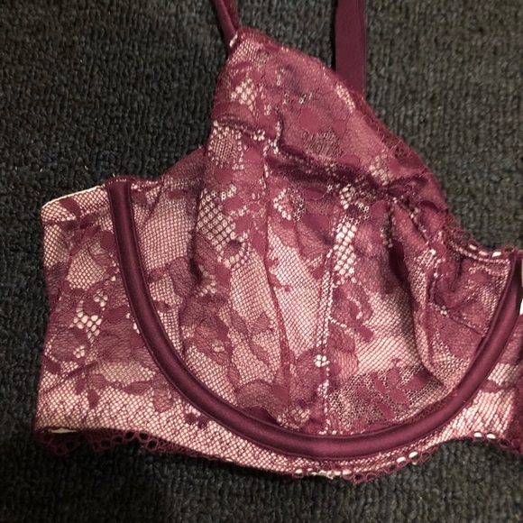 Victoria’s Secret No Padded Cream & Purple Floral Laced Bra Size 38C - Picture 2 of 8